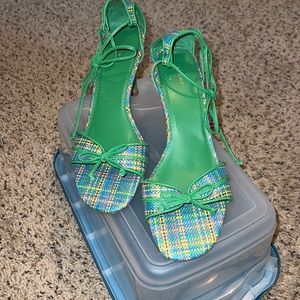 Multicolor healed at Laces up the leg